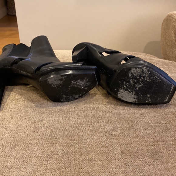 BCBG black heeled open toe 4 1/4 inch heel - Picture 6 of 6